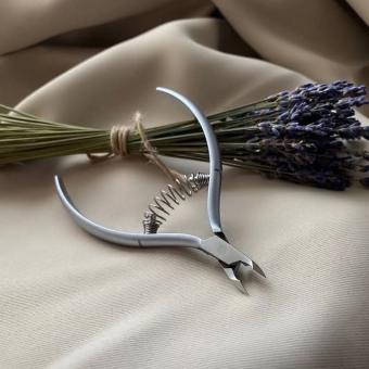 Нашкірниці професійні